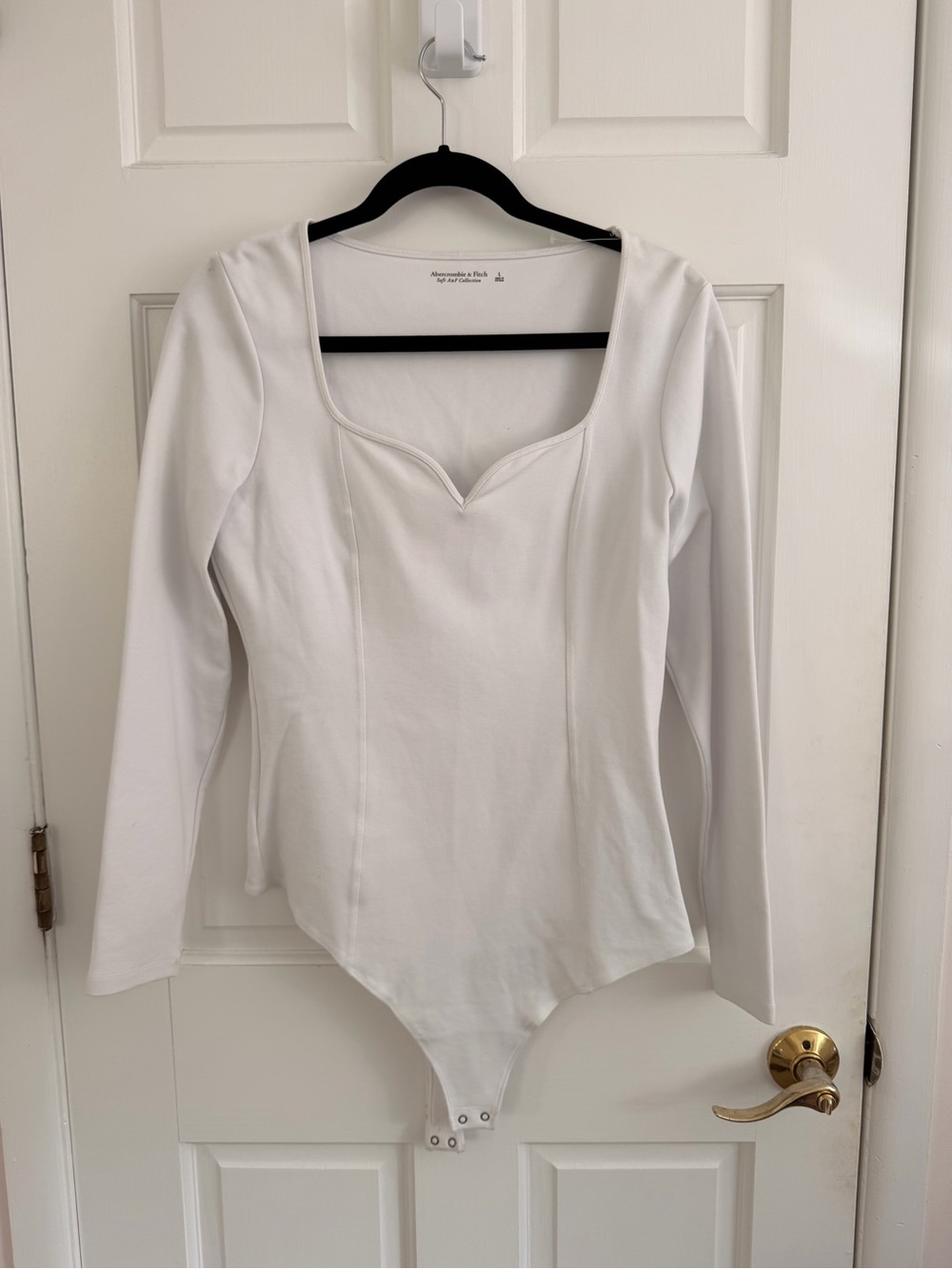 Abercrombie & Fitch White Long-Sleeve Scoop-Neck Bodysuit